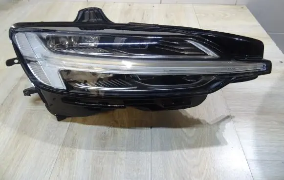Volvo V60 Headlight/headlamp 32314167