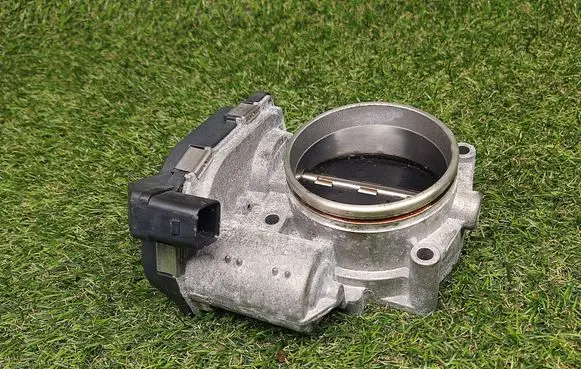 BMW 5 E60 E61 Throttle valve 7556118 1354755611803 A2C5112155