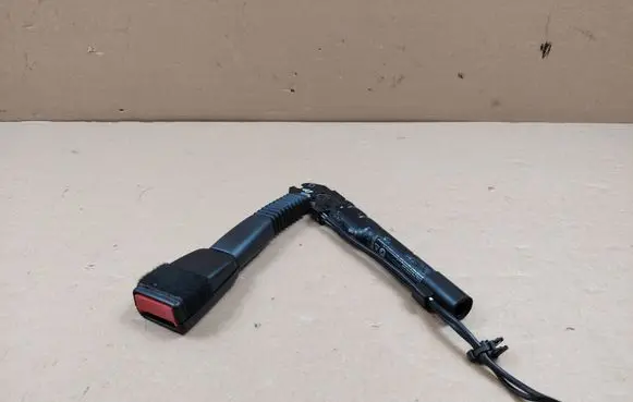 BMW 3 E90 E91 Front seatbelt buckle 33044477F