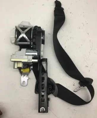 Mercedes-Benz GLE (W166 - C292) Front seatbelt A1668601300
