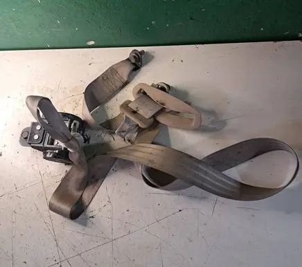 Rear seatbelt