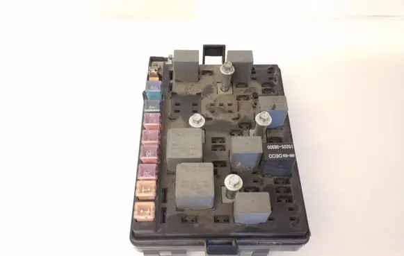 KIA Cerato Fuse module 919552F172 D017