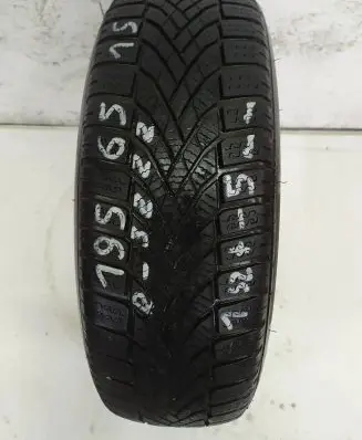 Volkswagen Golf V R15 winter tire 