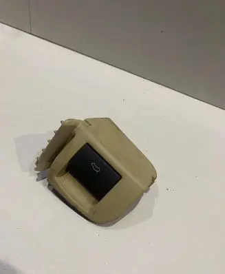 Audi A6 S6 C6 4F Tailgate opening switch 4F0959831