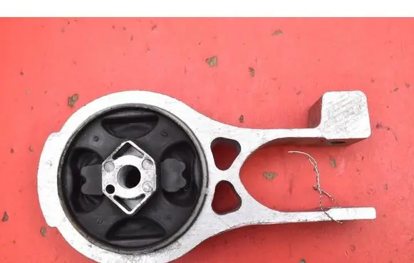 Peugeot 508 RXH Engine mount vacuum valve 
