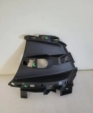 Renault Captur II Front bumper mounting bracket 628113210R