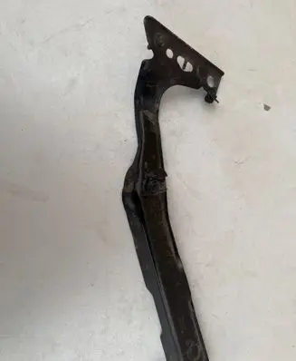 Audi A4 S4 B8 8K Fender mounting bracket 8K0821135