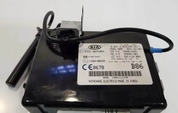 KIA Ceed Trunk lid opening control unit 