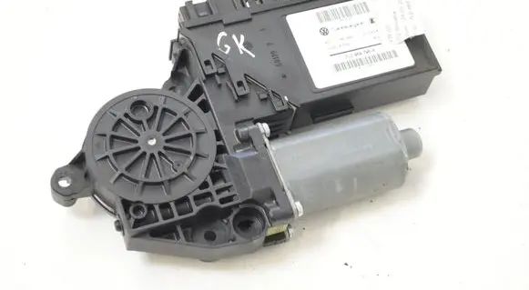Volkswagen Tiguan Rear door window regulator motor 7L0959795A