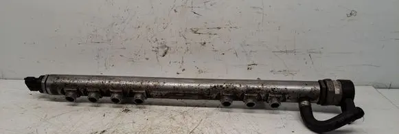 Volvo V70 Fuel injector supply line/pipe 