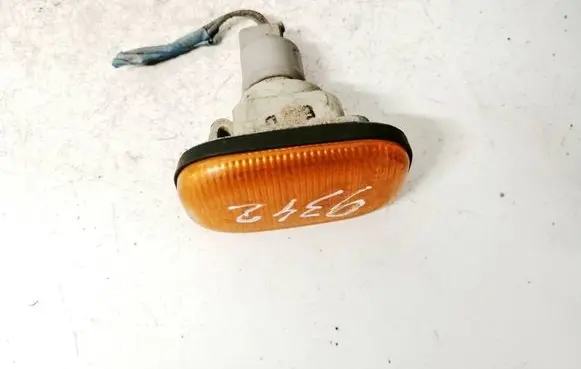 Lexus RX 300 Front fender indicator light w5w12v5w