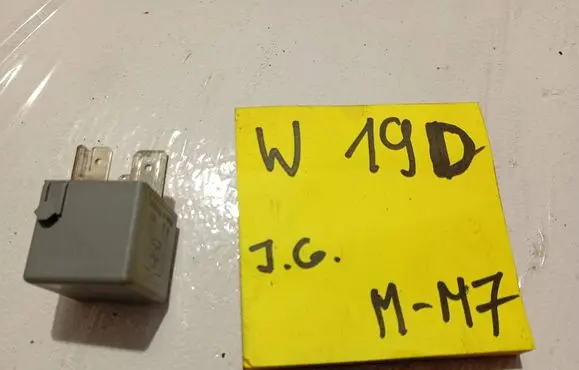 Mercedes-Benz C AMG W203 Other relay V23134J52X361 A0025422619