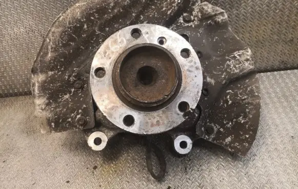 BMW 7 E65 E66 Front wheel hub