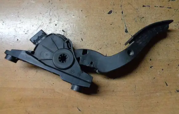 Hyundai i20 (GB IB) Accelerator throttle pedal 327001RXXX