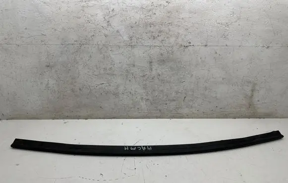 Porsche Macan (95B) Engine compartment rubber 