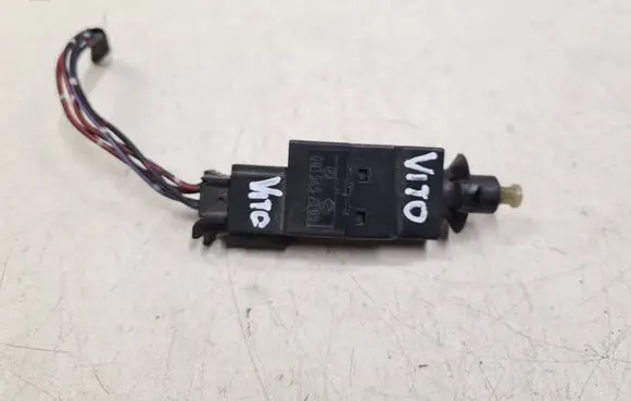 Mercedes-Benz Vito Viano W638 Brake pedal sensor switch 0015452009