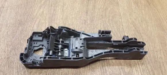 Porsche Macan (95B) Rear door exterior handle/bracket 95B839886B