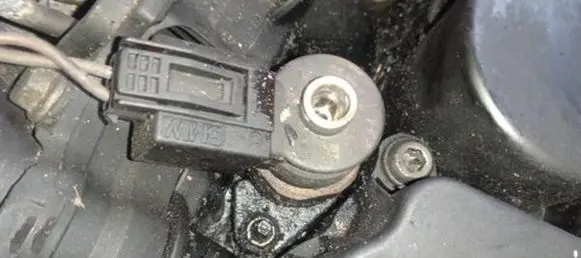 BMW X3 E83 Fuel injector 0445110216
