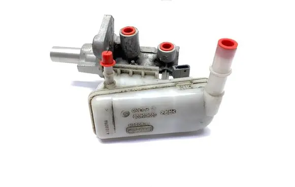 Ford Transit Custom Master brake cylinder 8V512140DB Y24653