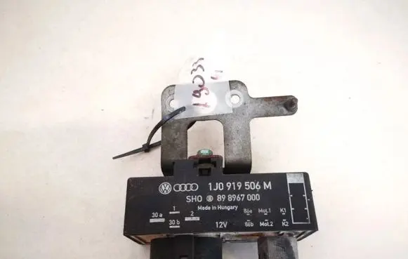 Volkswagen Polo Coolant fan relay 1j0919506m 898967000