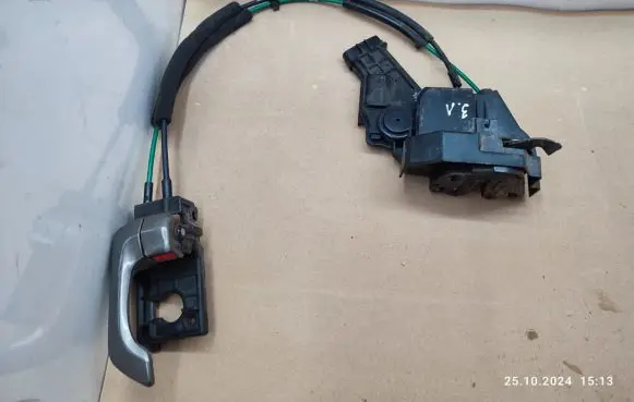 KIA Magentis Rear door lock