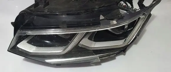 Volkswagen Tiguan Headlights/headlamps set 5NB941081C