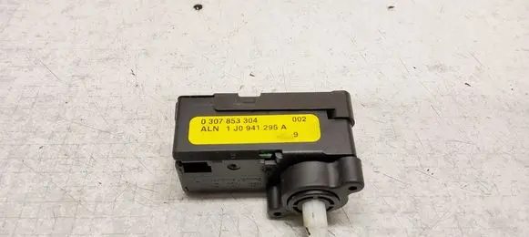 Volkswagen Transporter - Caravelle T5 Headlight level adjustment motor 1J0941295A 0307853304