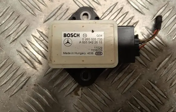 Mercedes-Benz E W212 ESP acceleration yaw rate sensor A0055422618 7038029 0265005735