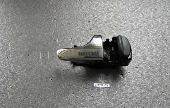 Nissan Terrano Front door interior handle 806701F201
