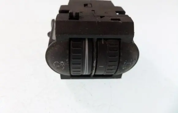 Volkswagen Golf V Headlight level adjustment motor 1K0941333