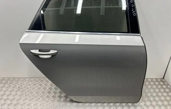 Volkswagen PASSAT B7 Rear door 