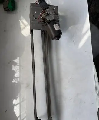 Renault Trafic I Front wiper linkage 32234423