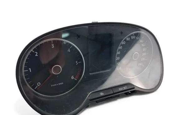 Volkswagen Polo V 6R Speedometer (instrument cluster) 6R0920861H