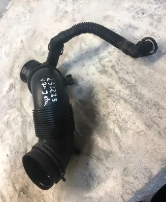 Volkswagen Jetta VI Intercooler hose/pipe 3c0129654m