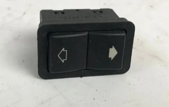 BMW 5 E39 Electric window control switch 8368974