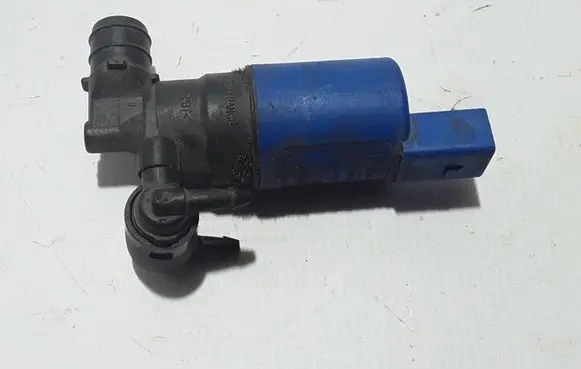 Volvo V60 Windscreen/windshield washer pump
