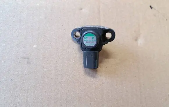 Mercedes-Benz Sprinter W906 Air pressure sensor A0051535028