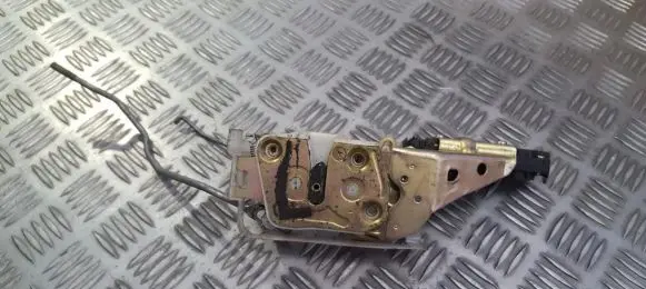 Mazda 323 F Front door lock