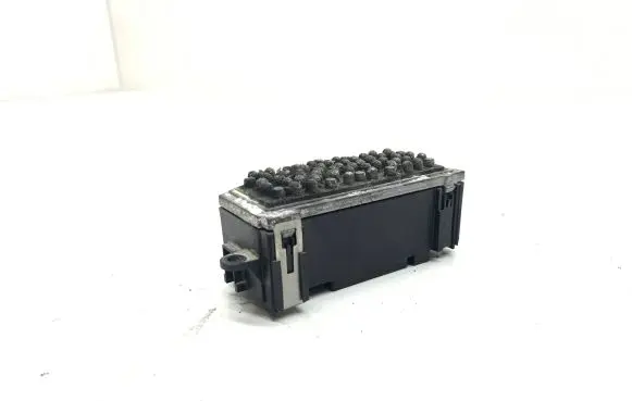Audi A4 S4 B8 8K Heater blower fan relay 8K0820521 F011500024