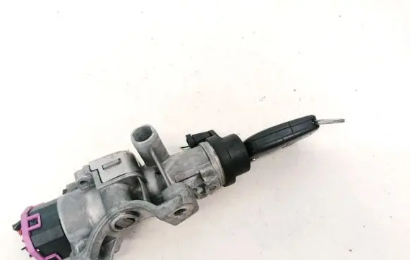 Audi A4 S4 B6 8E 8H Ignition lock 4B0905851F