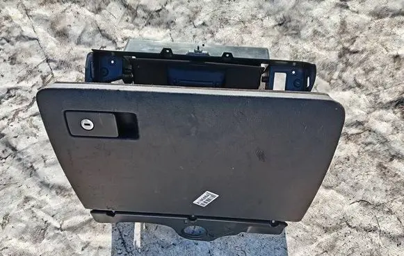Volkswagen PASSAT B6 Glove box 3C1857101