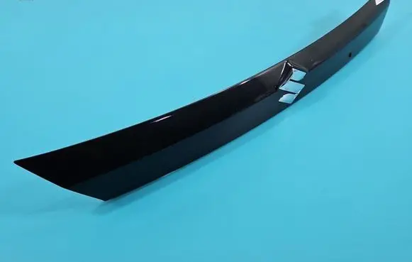 Trunk door license plate light bar