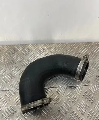 Audi Q7 4L Intercooler hose/pipe 4L0145972A 126874