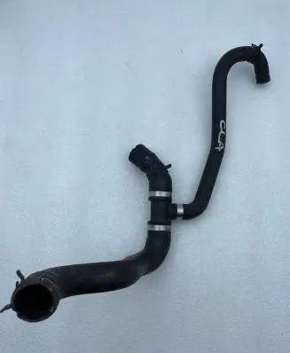 Mercedes-Benz CLA C117 X117 W117 Engine coolant pipe/hose A2465011558