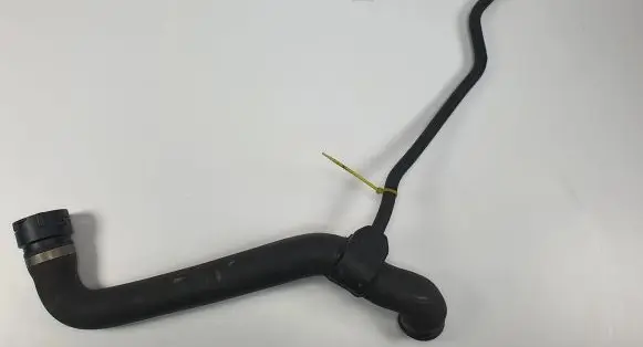 Mercedes-Benz S W220 Engine coolant pipe/hose A2205010082