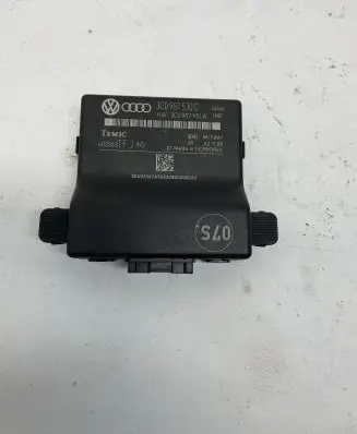 Volkswagen PASSAT B6 Gateway control module 3C0907530C 3C0907951A