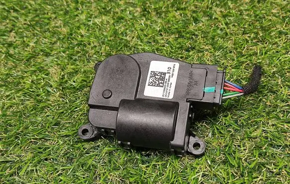 Tesla Model 3 Air flap motor/actuator 150062300A