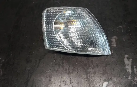 Volkswagen PASSAT B5 Front indicator light 08-441-1516R-F