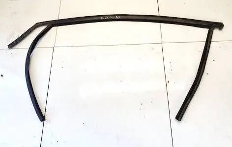 Ford Kuga I Rubber seal front coupe door 6510000094