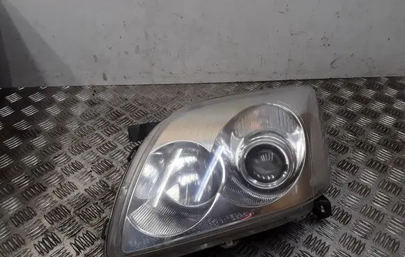 Toyota Avensis T250 Headlight/headlamp 21211F3L